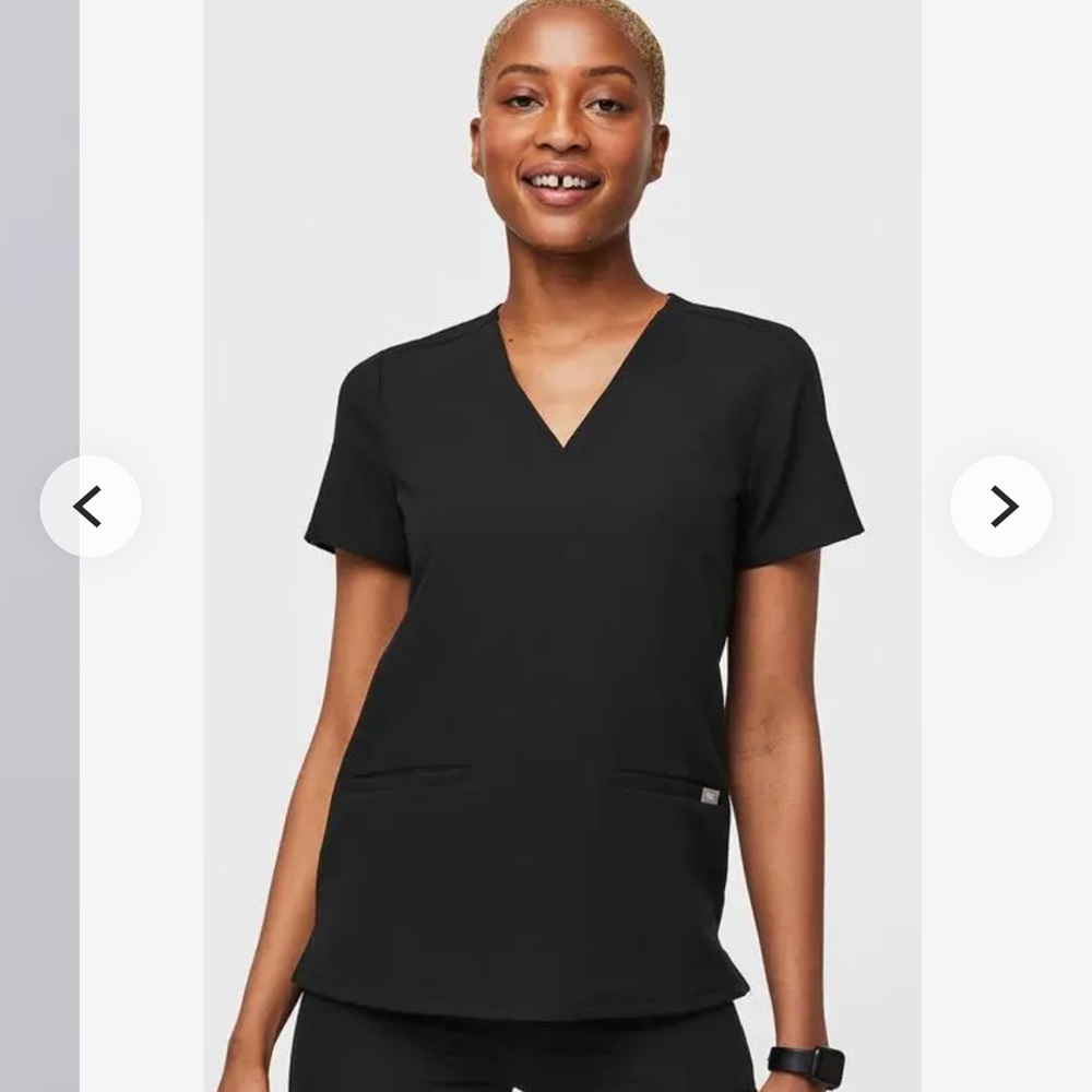 Figs Women's Short Sleeve V-Neck Scrub Top in Black